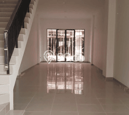 Ruko Disewa di Jakarta Utara dengan LB 200m2 Area Komersial Ramai Ruko Disewa di Jakarta Utara dengan LB 200m2 Area Komersial Ramai