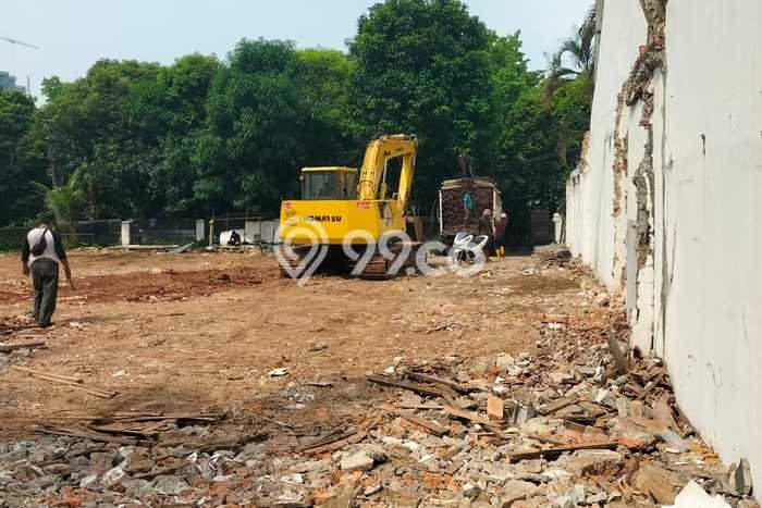 Lahan Kosong Dijual di Jakarta Selatan dengan Area 865m2 Lahan Kosong Dijual di Jakarta Selatan dengan Area 865m2
