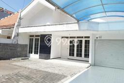Disewakan Rumah Murah di Sukomanunggal Surabaya Punya 3 Kamar Tidur Disewakan Rumah Murah di Sukomanunggal Surabaya Punya 3 Kamar Tidur
