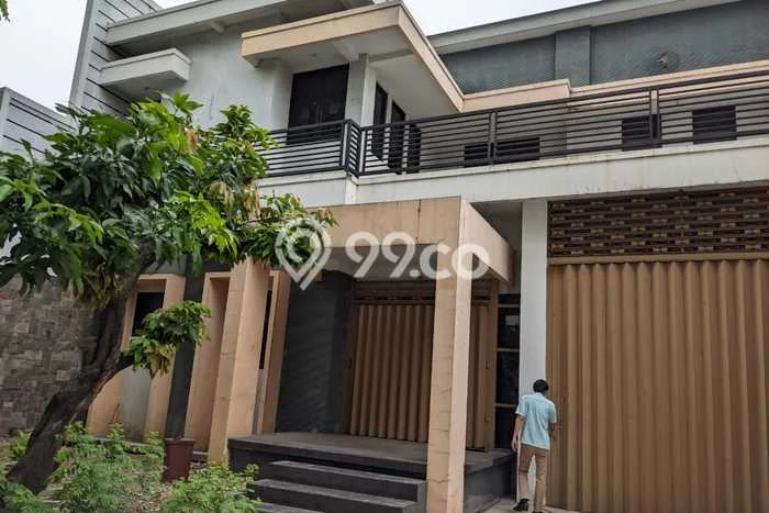 Gudang Disewa di Surabaya dengan LB 574m2 Area Komersial Ramai Gudang Disewa di Surabaya dengan LB 574m2 Area Komersial Ramai