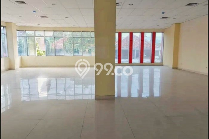Kantor Disewakan di Menteng, Luas 1800m2m², Lokasi Komersial, Jalan Utama Kantor Disewakan di Menteng, Luas 1800m2m², Lokasi Komersial, Jalan Utama
