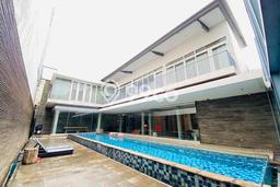 Siap Huni Hunian Elit 12 Kamar di Kebayoran Baru Dekat ke Mana Saja Siap Huni Hunian Elit 12 Kamar di Kebayoran Baru Dekat ke Mana Saja