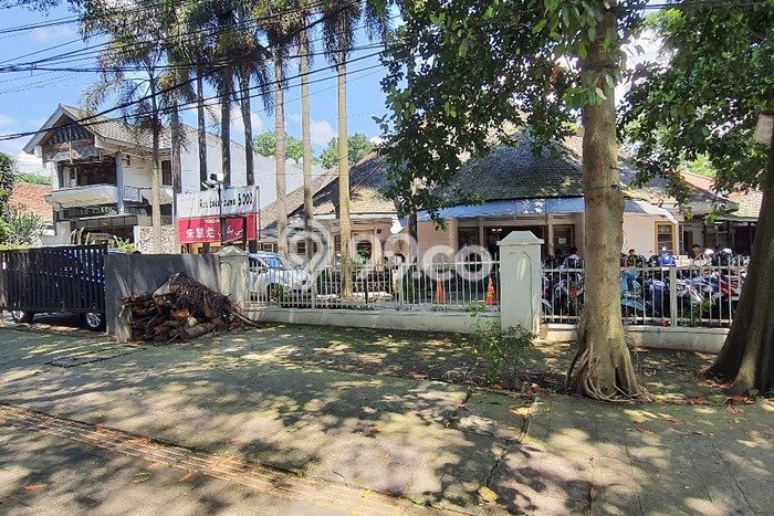 Komersial Bagus LT 1376m2 LB 600m2 Dijual di Coblong Bandung Komersial Bagus LT 1376m2 LB 600m2 Dijual di Coblong Bandung