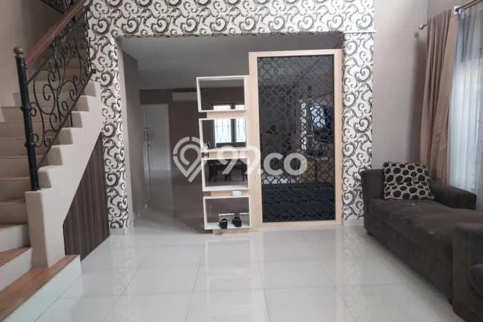 Lokasi strategis! Rumah siap pakai disewakan di Cikarang Selatan LB 242m2 Lokasi strategis! Rumah siap pakai disewakan di Cikarang Selatan LB 242m2