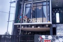For Sale Rumah 3 Kamar Lokasi Strategis Nyaman dan Strategis di Bekasi Utara For Sale Rumah 3 Kamar Lokasi Strategis Nyaman dan Strategis di Bekasi Utara