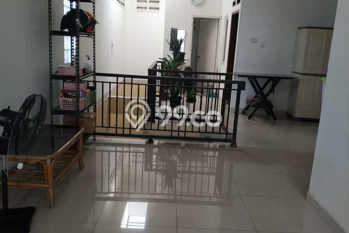 Rumah Strategis Modern Lb 180m2 di Cikarang Pusat, Bekasi Rumah Strategis Modern Lb 180m2 di Cikarang Pusat, Bekasi