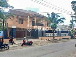 Rumah Elit Modern Siap Huni di Ketintang Surabaya Rumah Elit Modern Siap Huni di Ketintang Surabaya