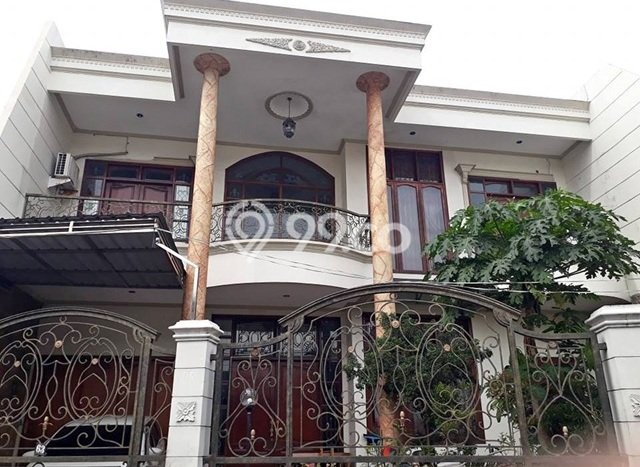 Siap Huni Rumah Mewah 6 Kamar di Wonocolo Dekat ke Mana Saja Siap Huni Rumah Mewah 6 Kamar di Wonocolo Dekat ke Mana Saja