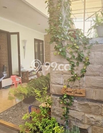 Jual Rumah Bagus Siap Huni LB 200m2 di Sukolilo, Surabaya Jual Rumah Bagus Siap Huni LB 200m2 di Sukolilo, Surabaya