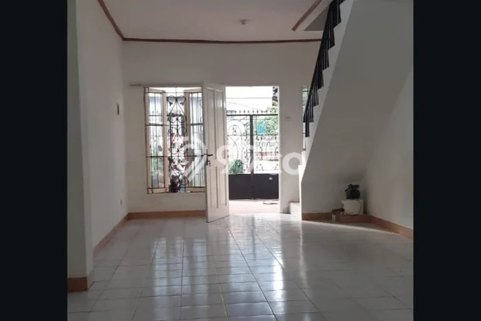 Disewakan! Rumah 2 Kamar Tidur &
2 Kamar Mandi di Taman Palem, Jakarta Barat Disewakan! Rumah 2 Kamar Tidur &
2 Kamar Mandi di Taman Palem, Jakarta Barat