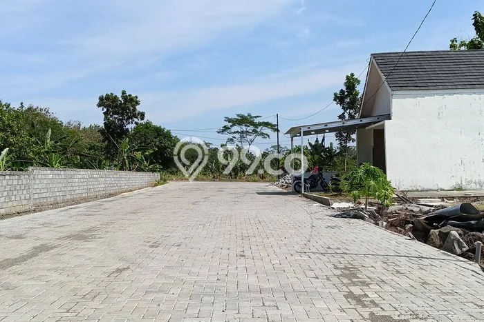 Rumah Siap Huni di Semarang Barat, Semarang, LT 120m² Bangunan 40m² Rumah Siap Huni di Semarang Barat, Semarang, LT 120m² Bangunan 40m²