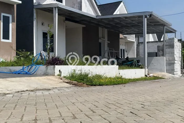 Rumah Minimalis Dijual di Ngaliyan 2 Kamar dengan Luas Tanah 120m2 Rumah Minimalis Dijual di Ngaliyan 2 Kamar dengan Luas Tanah 120m2