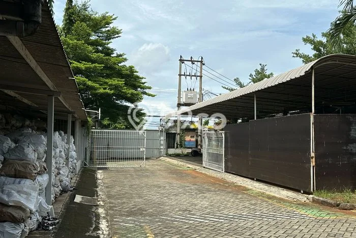 Area Ramai! Gudang Dijual di Serpong Utara untuk Bisnis Luas Bangunan 1500m2 Area Ramai! Gudang Dijual di Serpong Utara untuk Bisnis Luas Bangunan 1500m2