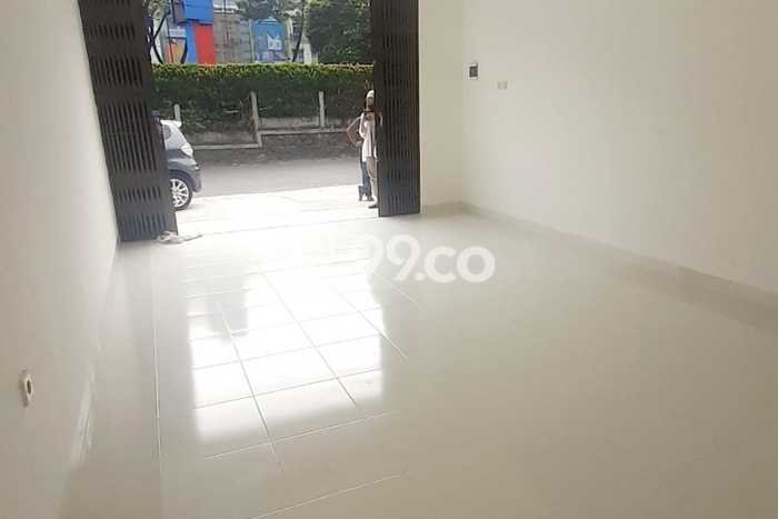 Unit Ruko Paling Strategis di Pamulang Tangerang Selatan dengan LB 21m2 Unit Ruko Paling Strategis di Pamulang Tangerang Selatan dengan LB 21m2