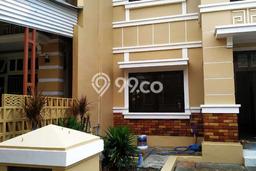 Rumah Bagus di Tangerang, Tangerang, LT 131m² Bangunan 160m² HARGA MENARIK! Rumah Bagus di Tangerang, Tangerang, LT 131m² Bangunan 160m² HARGA MENARIK!