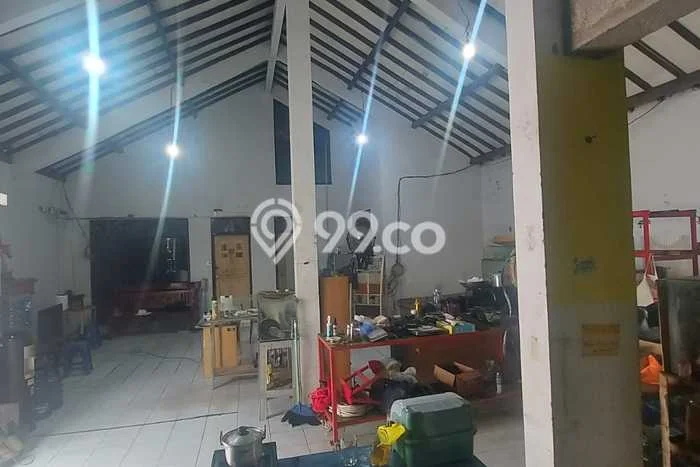 Gudang Kawasan Pamulang, Luas 425m², Lokasi Komersial, Disewakan Gudang Kawasan Pamulang, Luas 425m², Lokasi Komersial, Disewakan