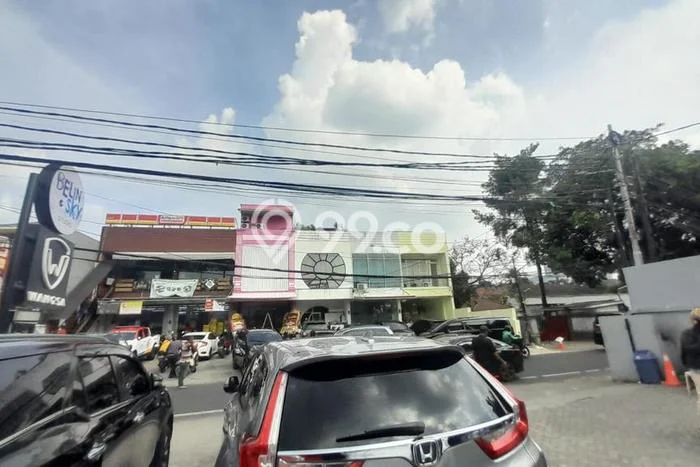 Disewakan Ruko di Kawasan Ramai Kemang Luas 225m2 Disewakan Ruko di Kawasan Ramai Kemang Luas 225m2