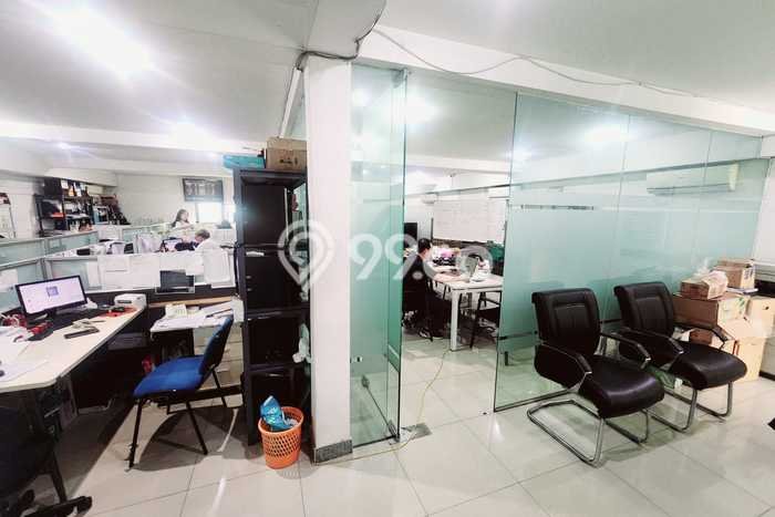 Ruko untuk disewa di Serpong punya LT 220m2 & LB 450m2 harga sewa kompetitif Ruko untuk disewa di Serpong punya LT 220m2 & LB 450m2 harga sewa kompetitif