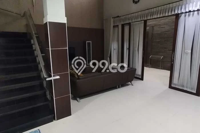 Lokasi terbaik! Rumah siap huni disewakan di Batununggal LB 400m2 Lokasi terbaik! Rumah siap huni disewakan di Batununggal LB 400m2
