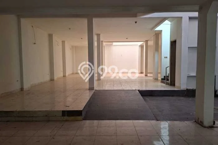 Komersial untuk Disewa di Pusat Bandung Luas Bangunan 600m2 Komersial untuk Disewa di Pusat Bandung Luas Bangunan 600m2