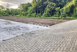 Kavling Tanah di Ngaglik Dijual Luas 180m2 Legalitas SHM Kavling Tanah di Ngaglik Dijual Luas 180m2 Legalitas SHM