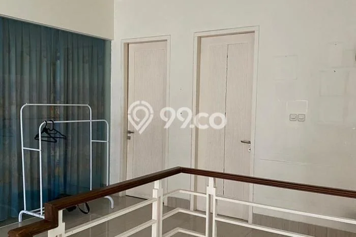 Disewakan! Rumah 5 Kamar Tidur &
2 Kamar Mandi di BSD The Green, Tangerang Disewakan! Rumah 5 Kamar Tidur &
2 Kamar Mandi di BSD The Green, Tangerang
