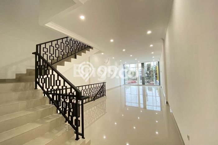 Dijual! Ruko di Jatiwaringin Jakarta Timur LT 134m2 / LB 265m2 Kawasan Strategis Dijual! Ruko di Jatiwaringin Jakarta Timur LT 134m2 / LB 265m2 Kawasan Strategis