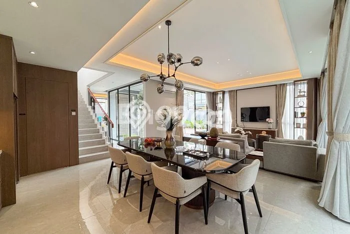 Ready to Use! Premium House LT 144m2 Desain Elegan di Grand Wisata Ready to Use! Premium House LT 144m2 Desain Elegan di Grand Wisata