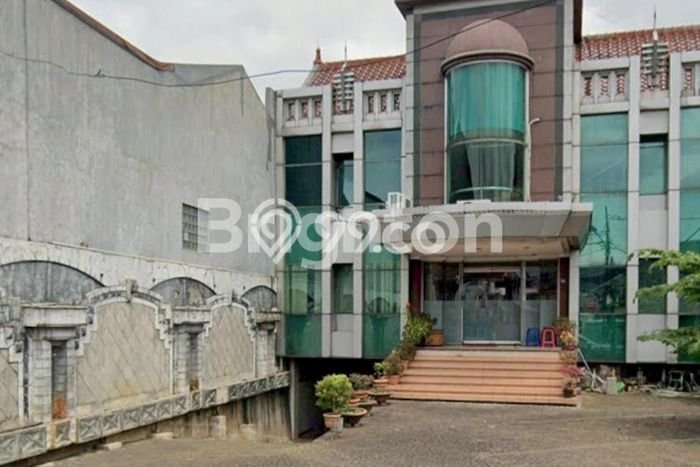 Dijual! Kantor di Otista Jakarta Timur LT 500m2 / LB 1500m2 Kawasan Strategis Dijual! Kantor di Otista Jakarta Timur LT 500m2 / LB 1500m2 Kawasan Strategis