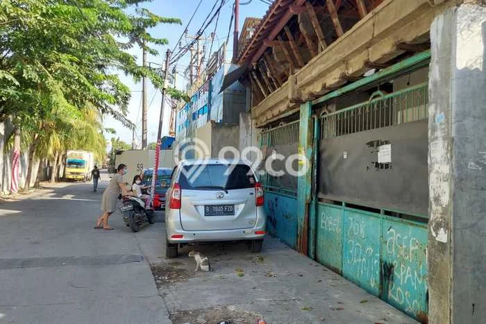 Unit Gudang Disewakan di Kalideres di Area Ramai & Strategis Unit Gudang Disewakan di Kalideres di Area Ramai & Strategis