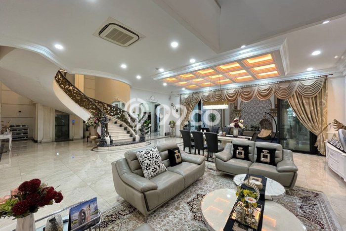 Rumah Mewah Dijual LT 480m2 di Medan Polonia, Medan Rumah Mewah Dijual LT 480m2 di Medan Polonia, Medan