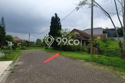 Vila di , Area 332m2m², Akses ke Fasilitas Umum Vila di , Area 332m2m², Akses ke Fasilitas Umum