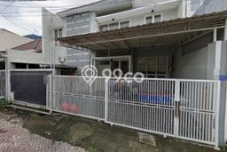 Rumah Nyaman dengan Luas Tanah 165m2m² dan Luas Bangunan 165m2m² di Kawasan Wonocolo, Surabaya Rumah Nyaman dengan Luas Tanah 165m2m² dan Luas Bangunan 165m2m² di Kawasan Wonocolo, Surabaya