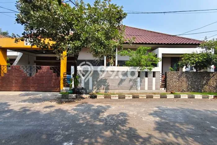Rumah Berkualitas area Sidoarjo, Sidoarjo, Luas 378m2m² Bangunan 287m2m² - HARGA NEGO! Rumah Berkualitas area Sidoarjo, Sidoarjo, Luas 378m2m² Bangunan 287m2m² - HARGA NEGO!