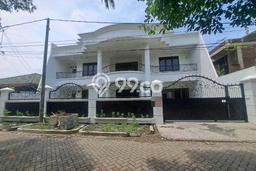 Rumah Eksklusif Best Area di Surabaya, Jawa Timur Rumah Eksklusif Best Area di Surabaya, Jawa Timur