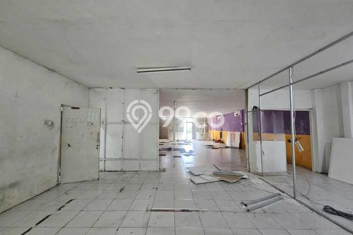 Disewakan Ruko komersial di Semarang Barat luas bangunan 190m2 Disewakan Ruko komersial di Semarang Barat luas bangunan 190m2