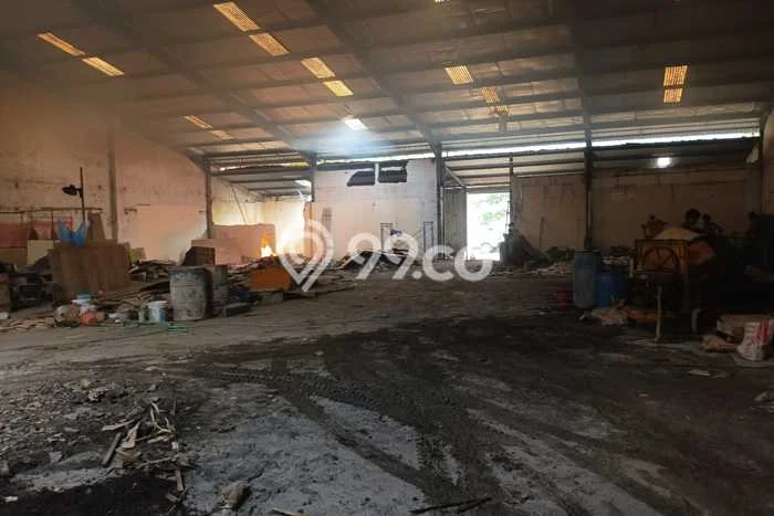 Gudang bagus disewakan di Genuk Semarang dengan LB 1000m2 harga sewa terbaik Gudang bagus disewakan di Genuk Semarang dengan LB 1000m2 harga sewa terbaik