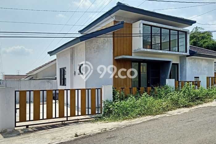 Rumah Strategis Modern Lb 65m2 di Tembalang, Semarang Rumah Strategis Modern Lb 65m2 di Tembalang, Semarang