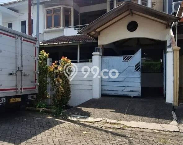Ready to Use! Premium House LT 250m2 Desain Elegan di Kelapa Dua Ready to Use! Premium House LT 250m2 Desain Elegan di Kelapa Dua