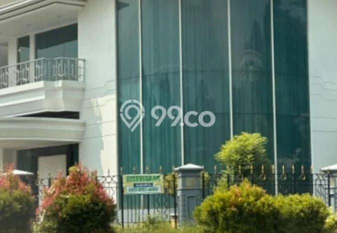 Disewakan! Rumah 5 Kamar Tidur &
4 Kamar Mandi di Intercon, Jakarta Barat Disewakan! Rumah 5 Kamar Tidur &
4 Kamar Mandi di Intercon, Jakarta Barat