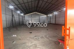 Unit Gudang Disewakan di Cikarang di Area Ramai & Strategis Unit Gudang Disewakan di Cikarang di Area Ramai & Strategis