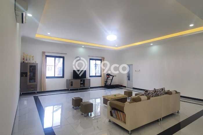 Jual Rumah Mewah Megah Dengan View Cantik di Pegadungan, Jakarta Barat Jual Rumah Mewah Megah Dengan View Cantik di Pegadungan, Jakarta Barat