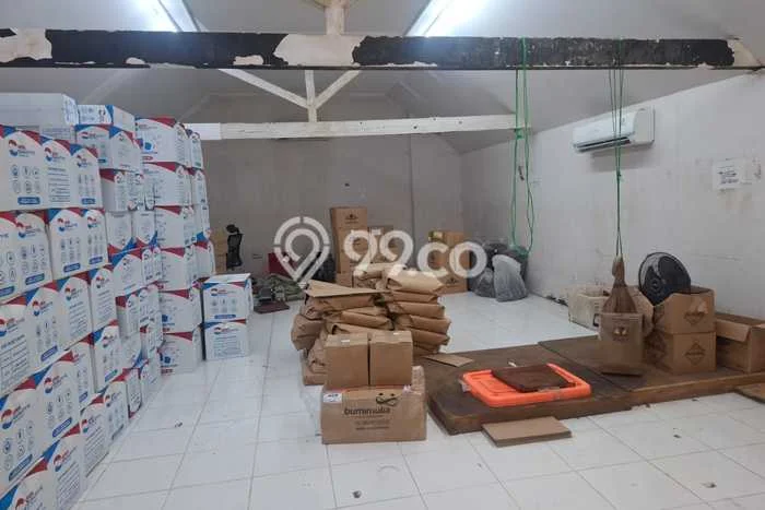 Disewakan Gudang komersial di Jatinegara luas bangunan 650m2 Disewakan Gudang komersial di Jatinegara luas bangunan 650m2