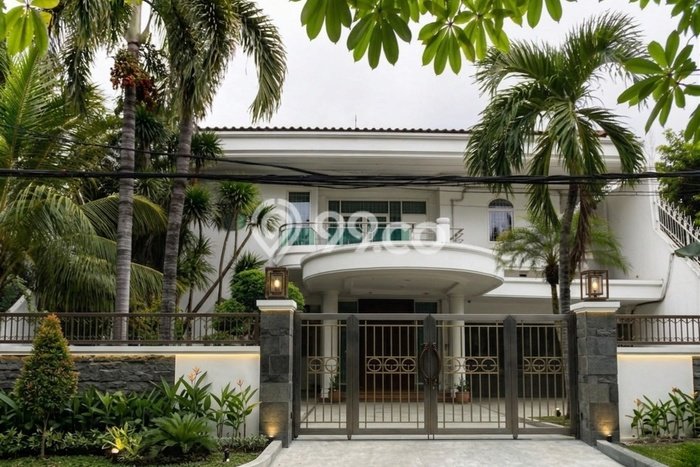 Disewakan Rumah Strategis LT 720m2 / LB 720m2 di Sunter, Jakarta Utara Disewakan Rumah Strategis LT 720m2 / LB 720m2 di Sunter, Jakarta Utara