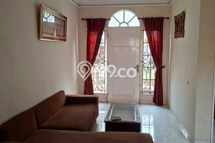 Rumah Sewa Tangerang LT 250m2 LB 300m2 Kawasan BSD Taman Giri Loka Rumah Sewa Tangerang LT 250m2 LB 300m2 Kawasan BSD Taman Giri Loka