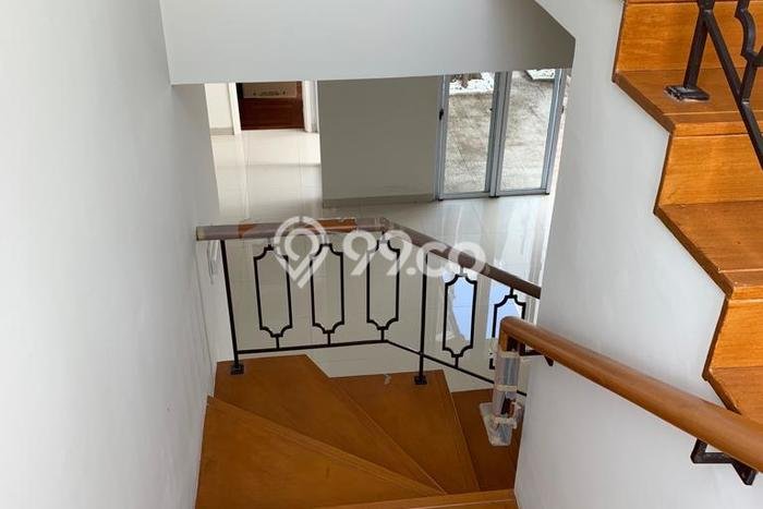 Jarang Ada! Rumah Kontrakan 5 Kamar Nyaman Siap Huni BSD Green Wich Jarang Ada! Rumah Kontrakan 5 Kamar Nyaman Siap Huni BSD Green Wich