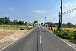Lahan Strategis di Sleman Dijual dengan Luas 120m2 Lahan Strategis di Sleman Dijual dengan Luas 120m2