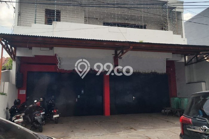 Unit Komersial Paling Strategis di Banjarsari Surakarta dengan LB 360m2 Unit Komersial Paling Strategis di Banjarsari Surakarta dengan LB 360m2