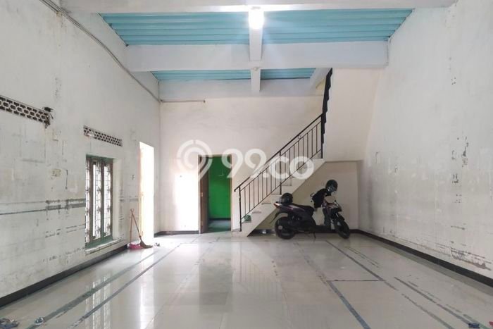 Ruko Disewakan Kawasan Jebres, Luas 300m², Lokasi Komersial, Jalan Strategis Ruko Disewakan Kawasan Jebres, Luas 300m², Lokasi Komersial, Jalan Strategis