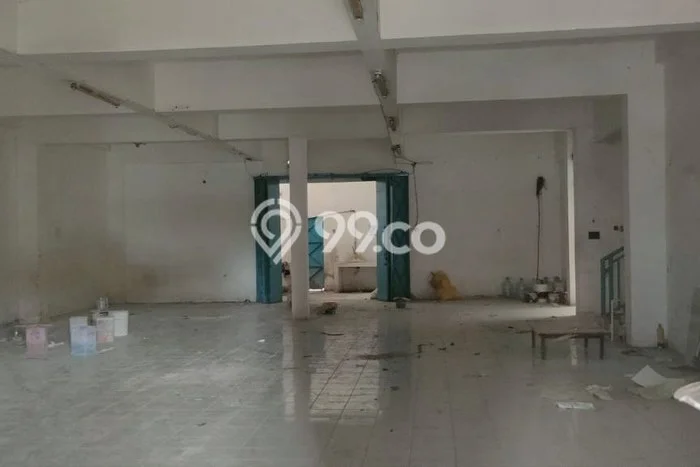 Unit Komersial Paling Strategis di Banjarsari Surakarta dengan LB 360m2 Unit Komersial Paling Strategis di Banjarsari Surakarta dengan LB 360m2